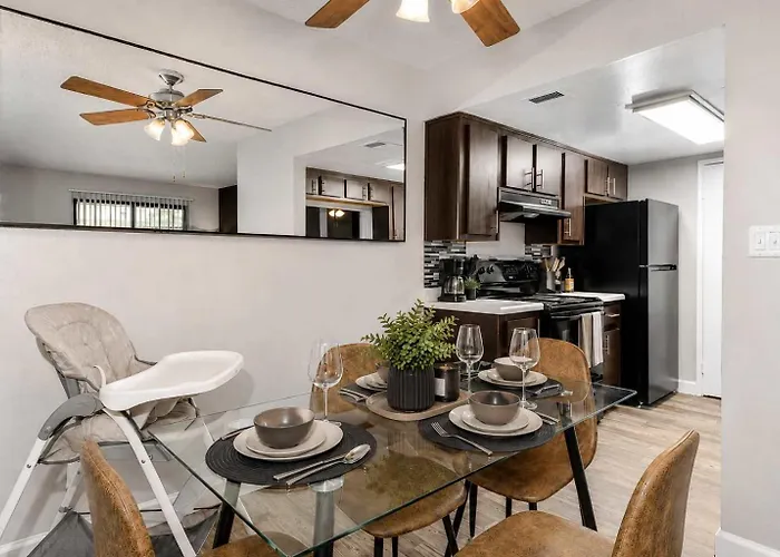 Near Asu - 2br Pool & Gym * Tempe