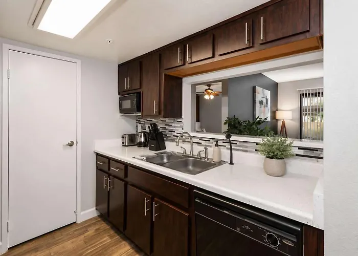 Apartment Near Asu - 2br Pool & Gym *