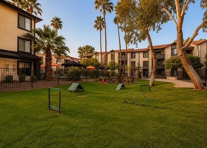Near Asu - 2br Pool & Gym