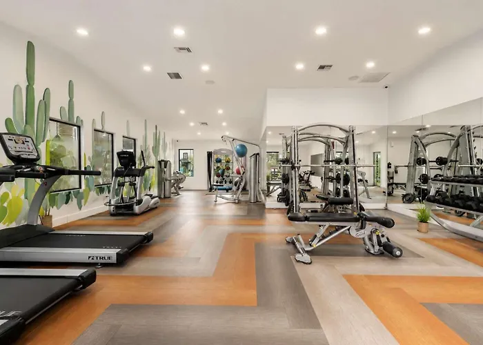 Near Asu - 2br Pool & Gym